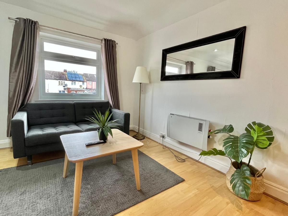 No2326 Tree-hole Apartment