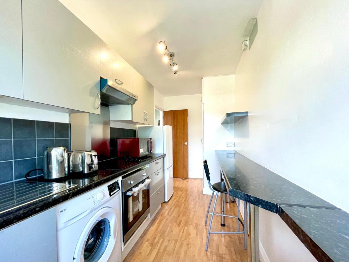 Apartment No2326 Tree-hole